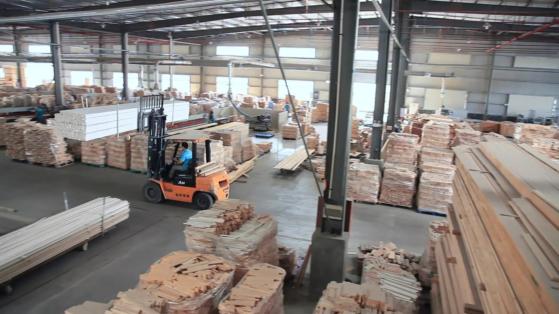 疫情好轉(zhuǎn)，經(jīng)濟(jì)復(fù)蘇，木材加工廠產(chǎn)銷變好！